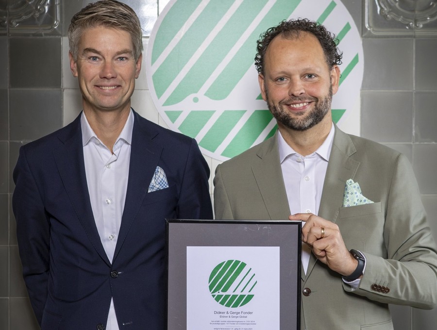 Globalfondens Henrik Andersson och Lars Johansson när de förnyade sin Svanenlicens för andra gången under hösten 2022.